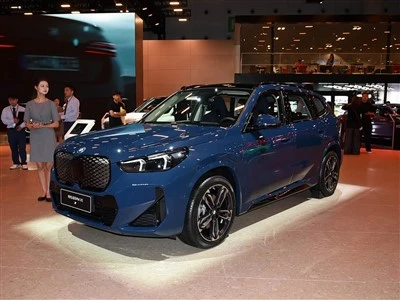 BMW IX1 2025 model elektrisk SUV